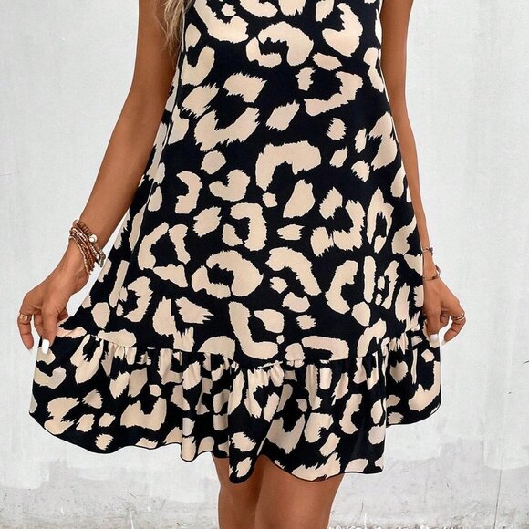 Black And White Boho Womens Allover Print Tie Back Ruffle Hem Smock Dress - Picture 5 of 5